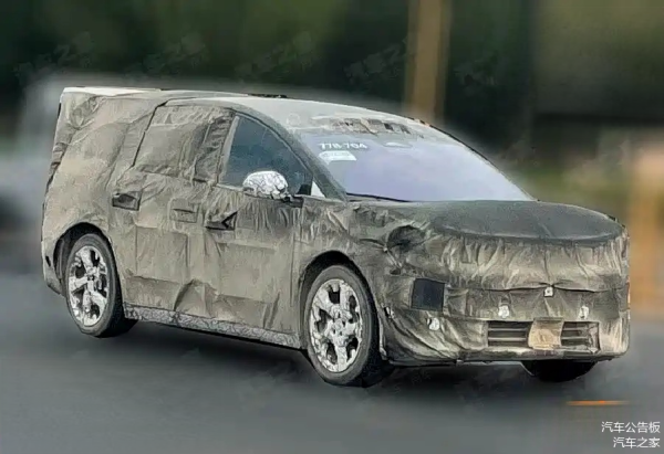优配合伙人 疑似理想 i9 汽车谍照曝光，定位旗舰纯电 SUV